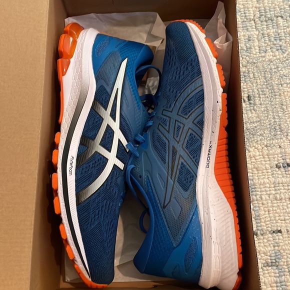 ASICS GT1000 10 Running Shoes - Picture 4 of 7